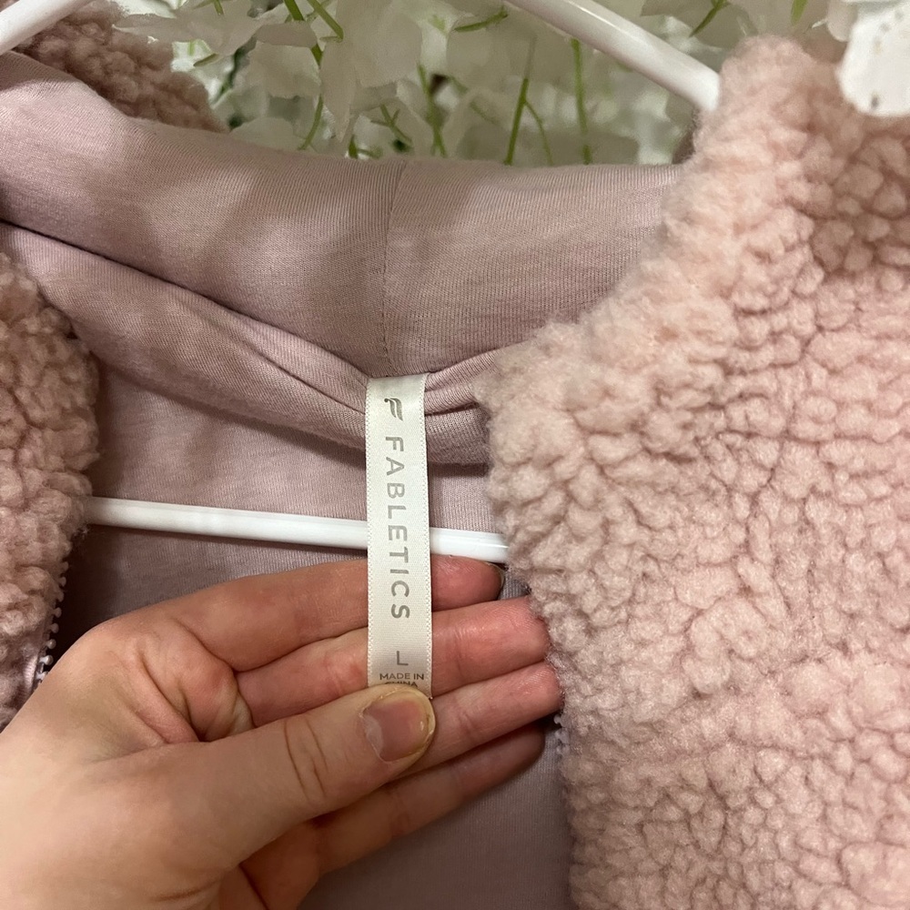 Fabletics Maeve Pink  Summit Teddy Jacket with High Collar and Cropped Design 🧸💖 - Picture 7 of 9